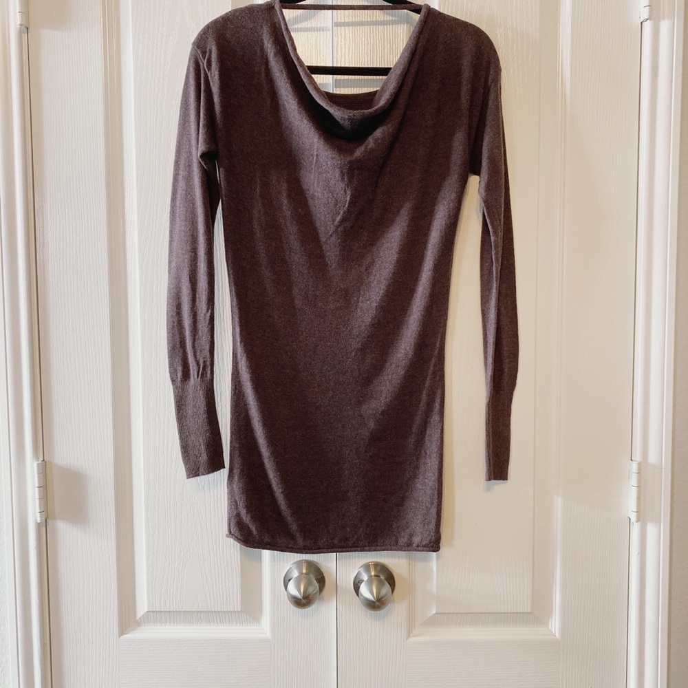 Athleta Basic Long Lightweight Long Sleeves Cashmere Shirt size XXS